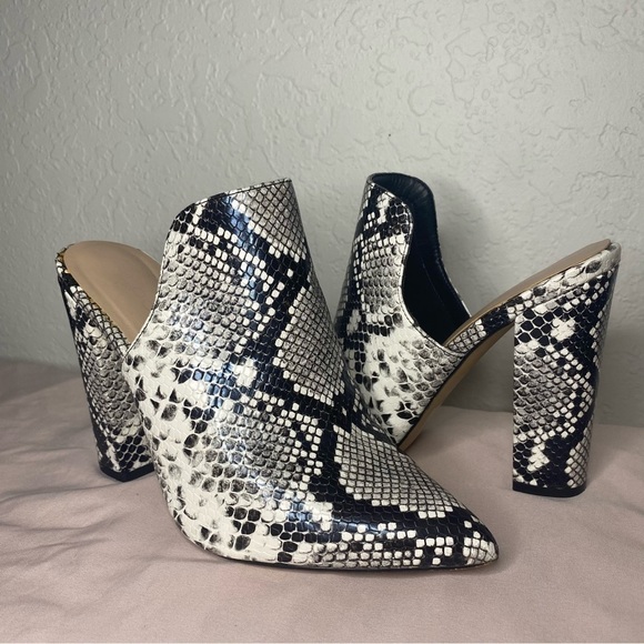 𝅺ALDO Snakeskin Heels - Picture 2 of 8